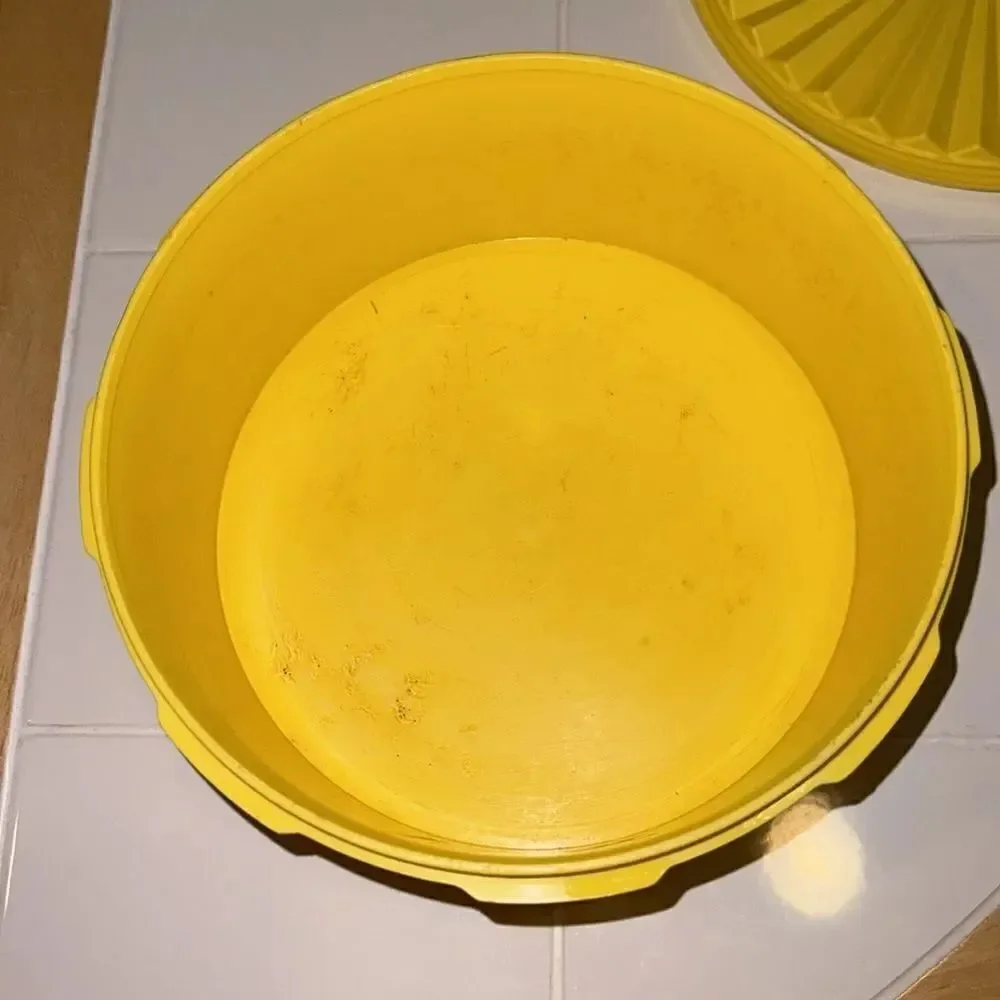 Vintage Tupperware Servalier Cannister Made in USA